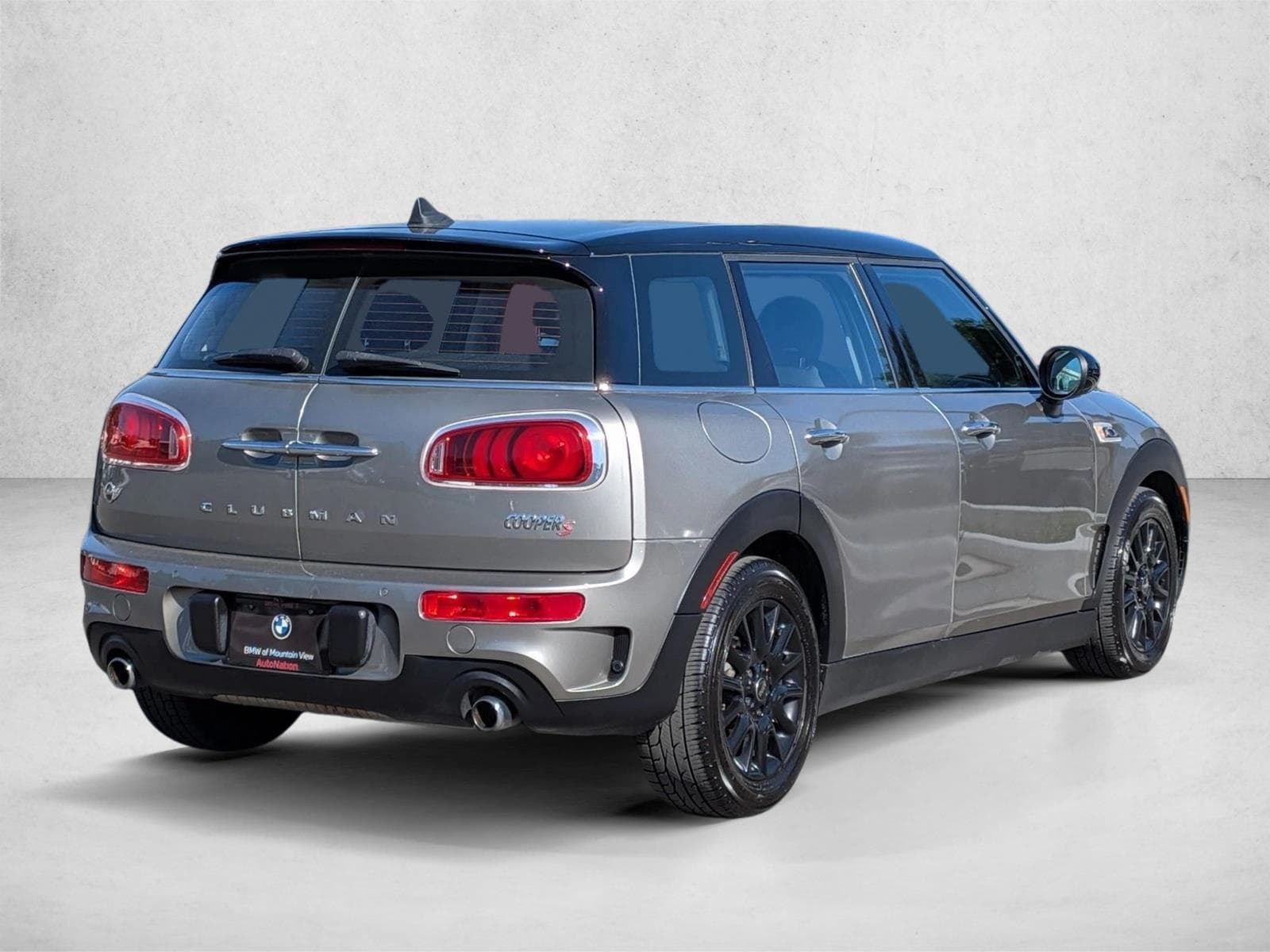 2017 MINI Clubman Cooper S photo 4