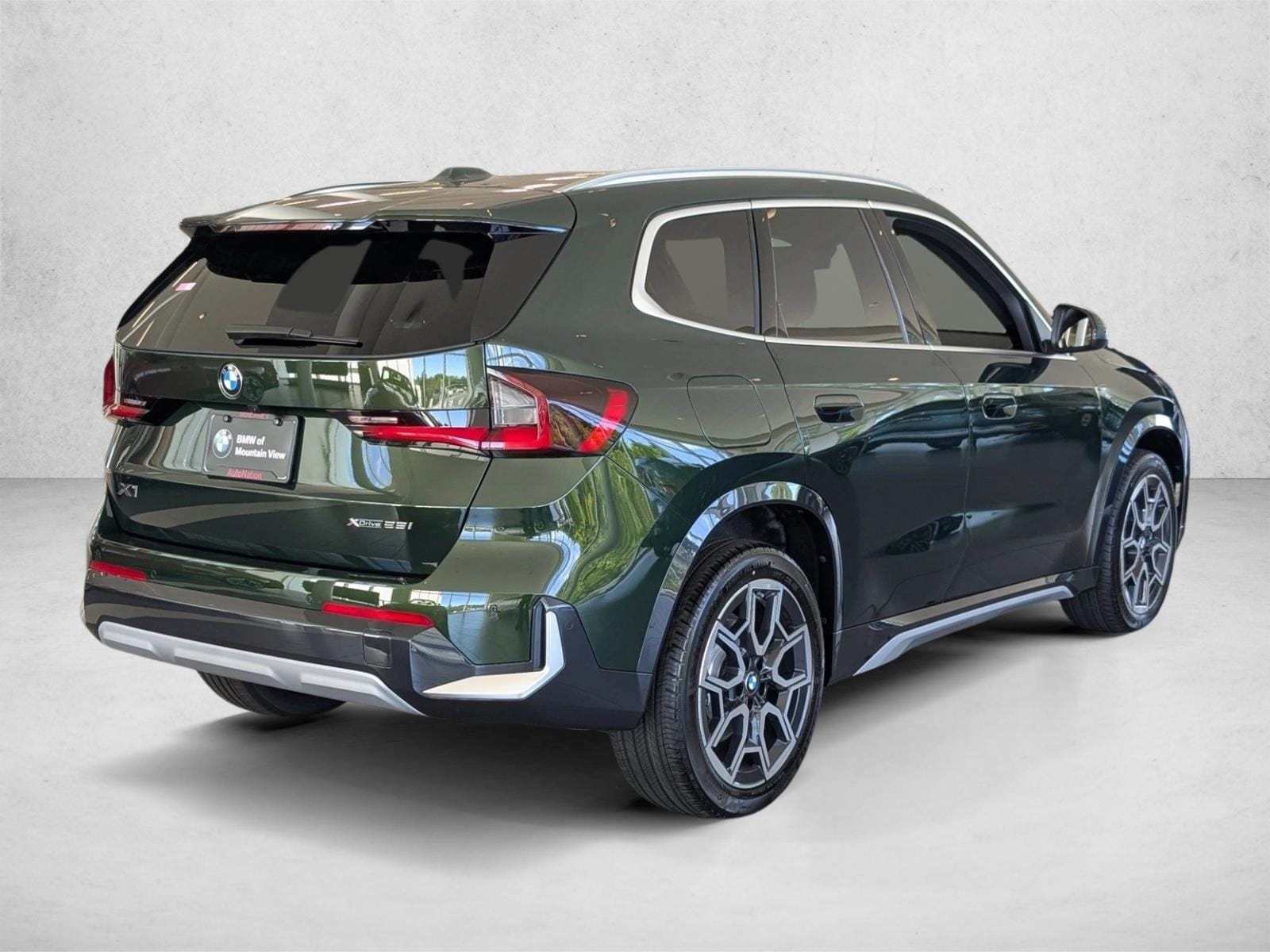 2025 BMW X1 xDrive28i photo 2