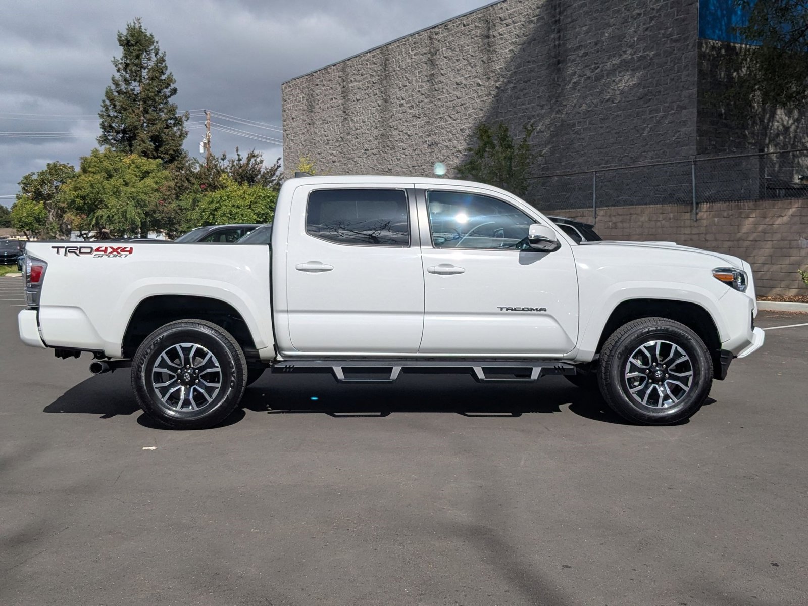 2023 Toyota Tacoma TRD Sport V6 photo 4
