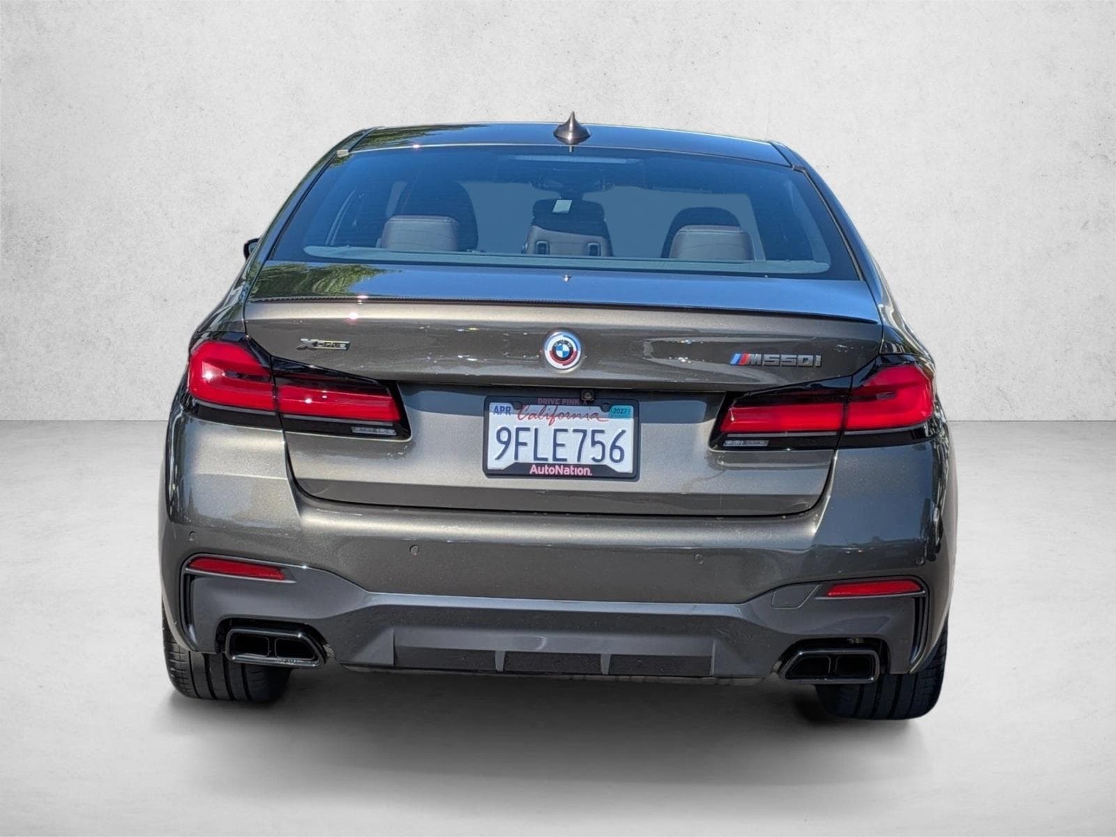 2023 BMW M550i xDrive photo 6