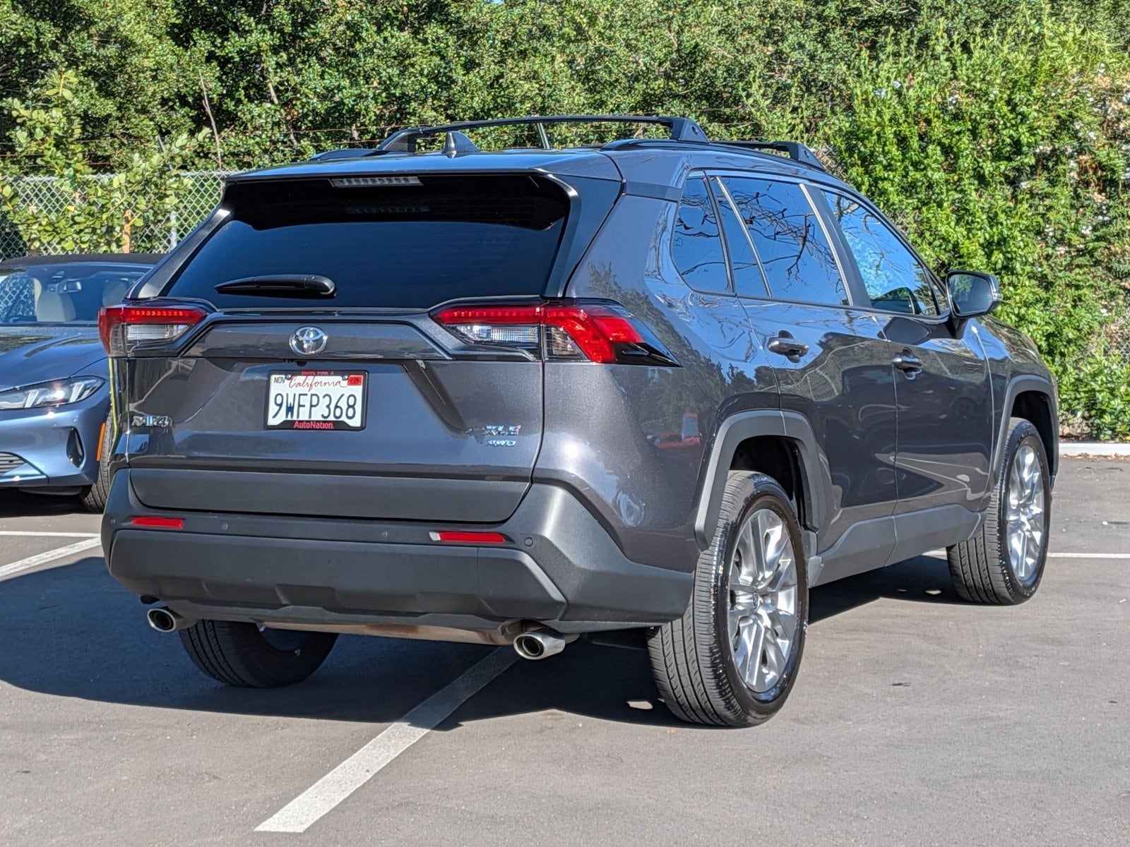 2025 Toyota RAV4 XLE Premium photo 4