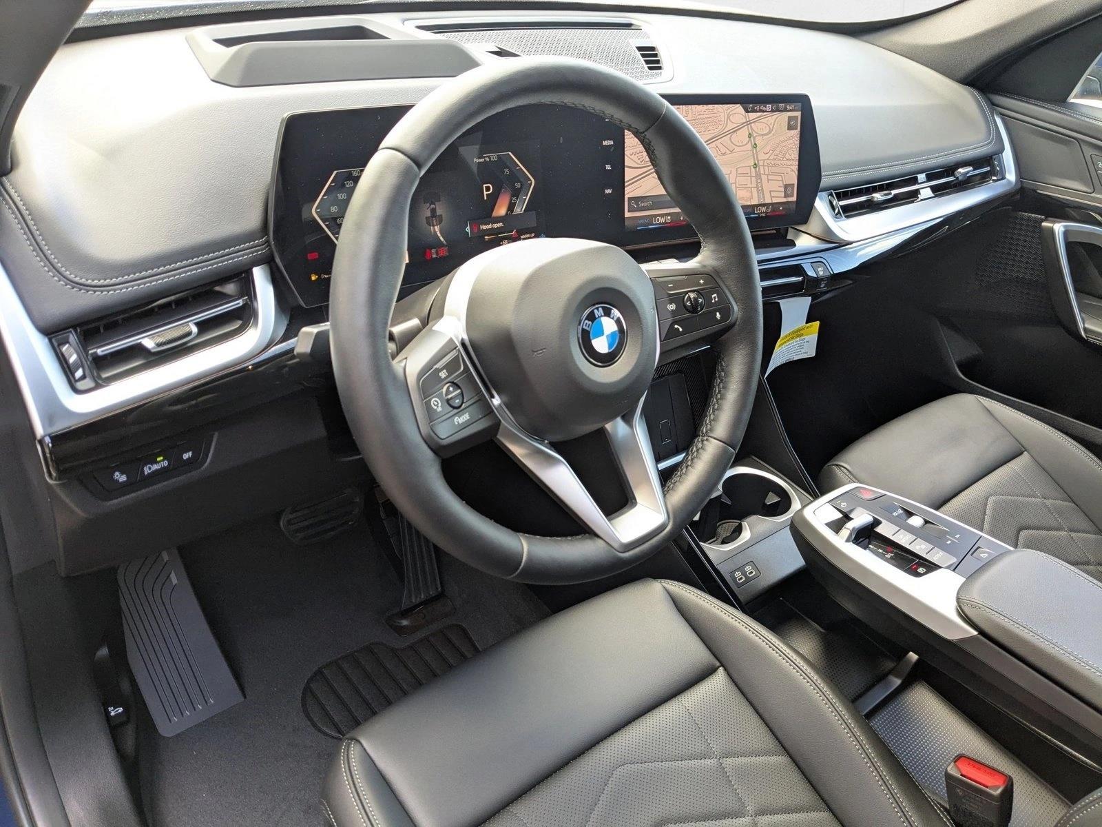 2025 BMW X1 xDrive28i photo 3