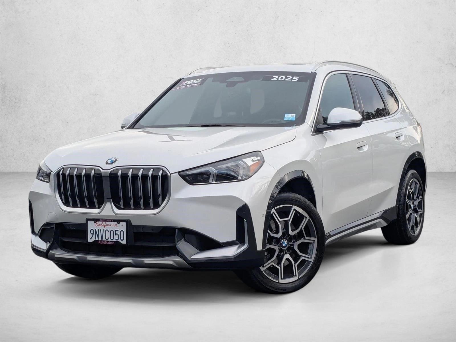 2025 BMW X1 28i's photo