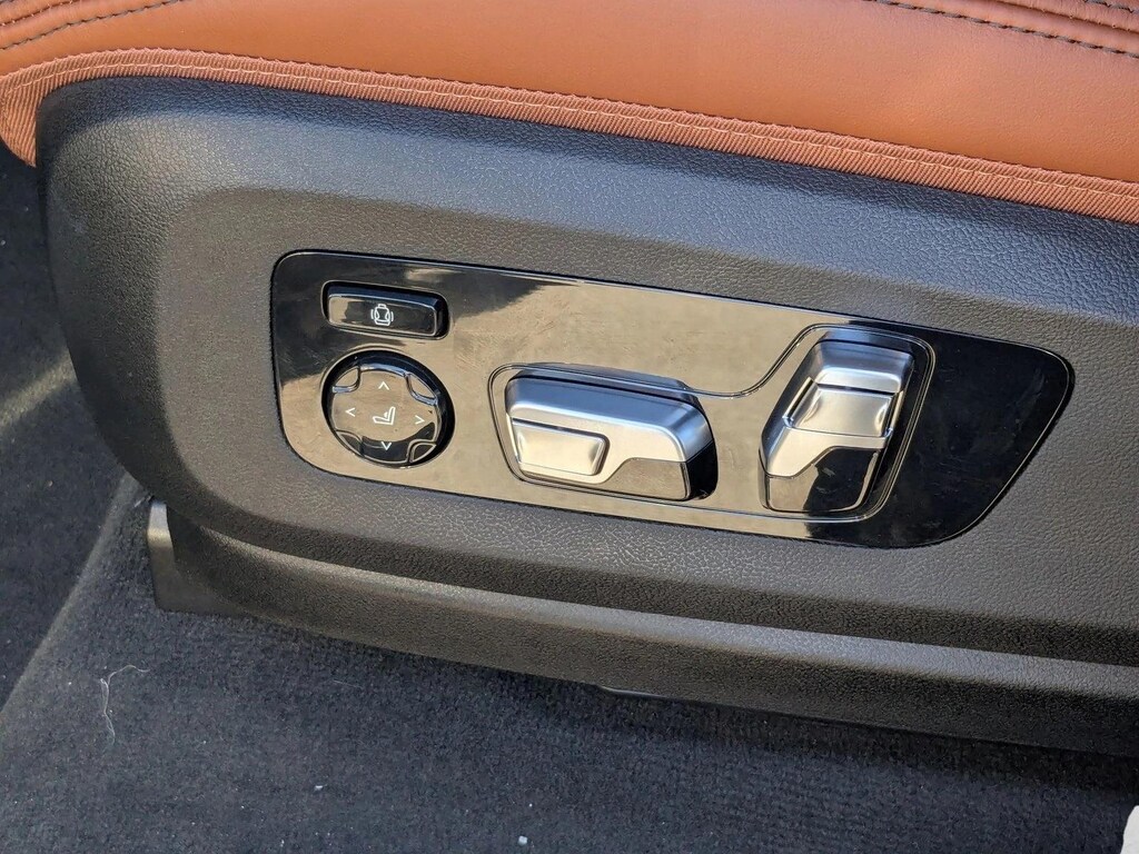 New 2026 BMW X7 M60i SUV