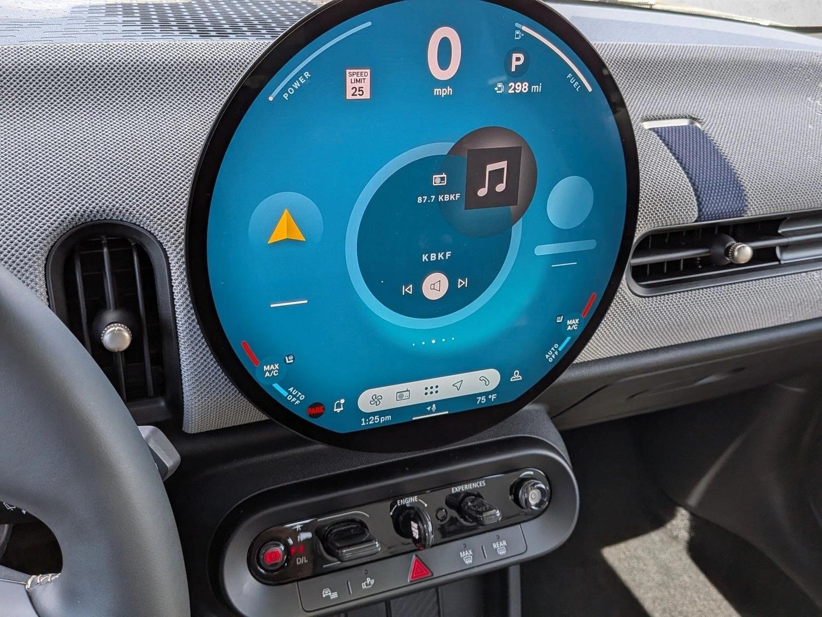2025 MINI Hardtop 2 Door Base - Photo 11