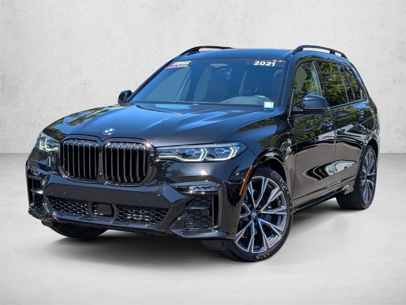2021 BMW X7 M50i's photo