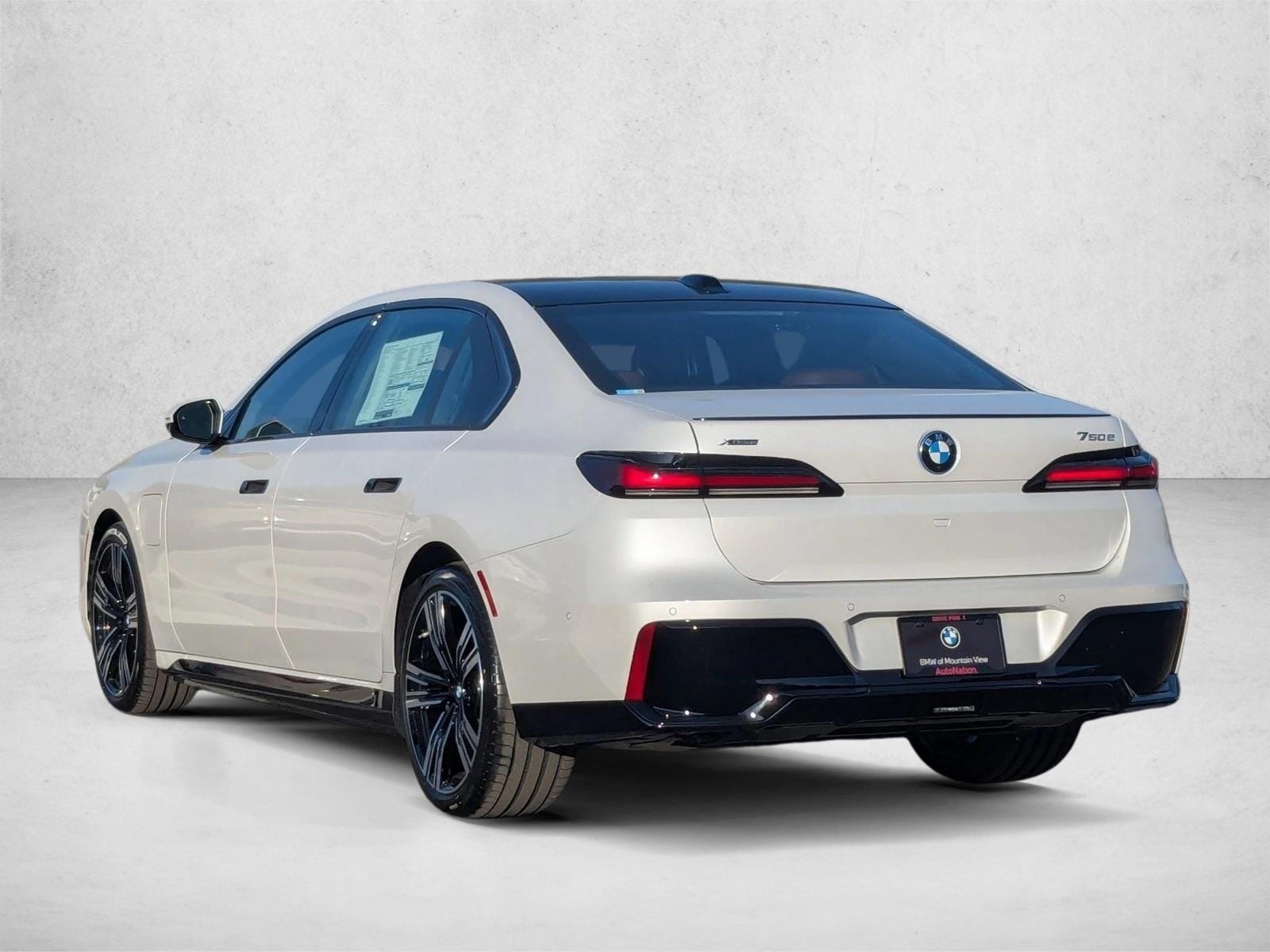 2026 BMW 7 Series 750e - Photo 8
