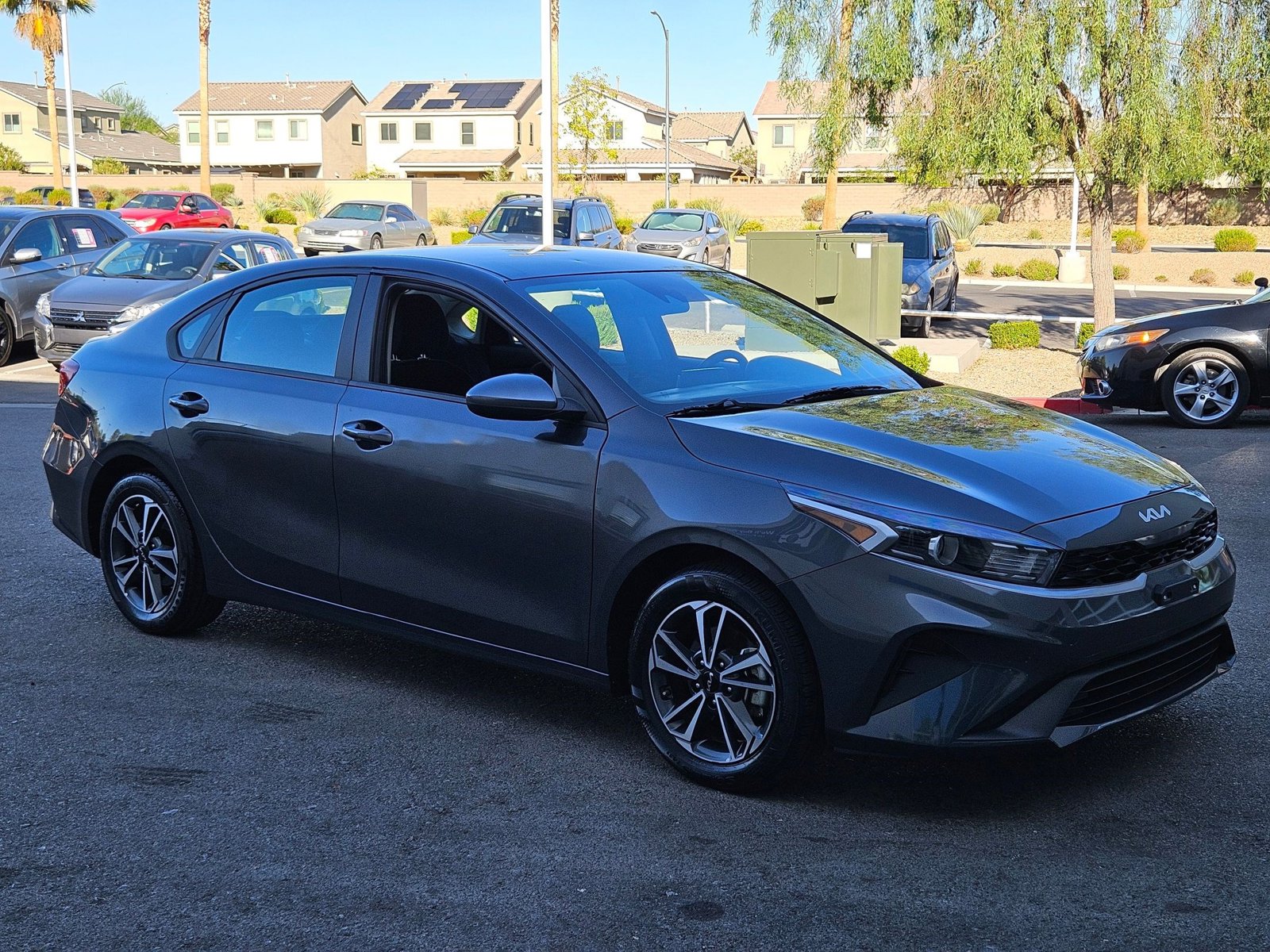 2023 Kia Forte LXS photo 3