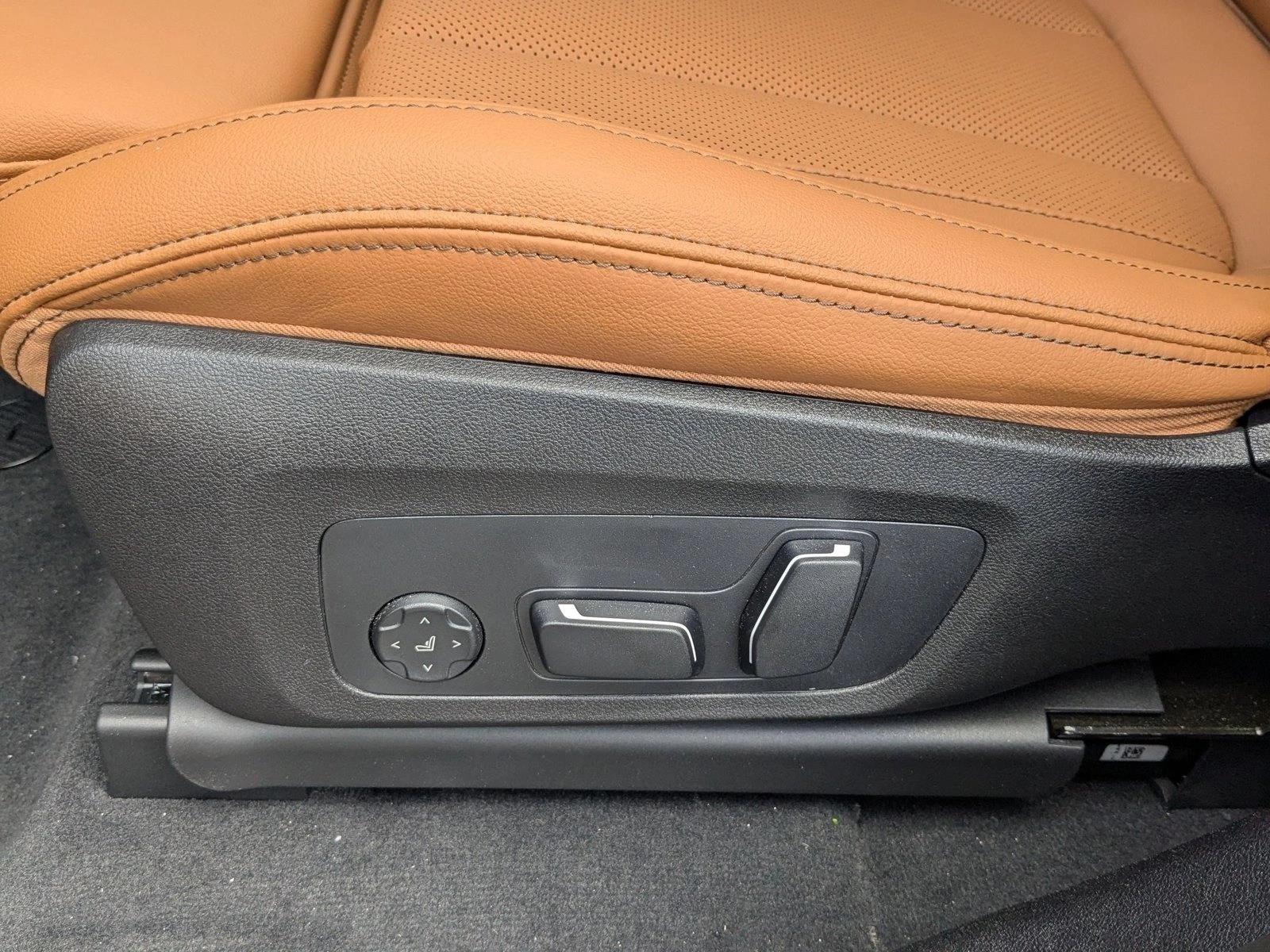 2025 BMW X4 xDrive30i photo 4