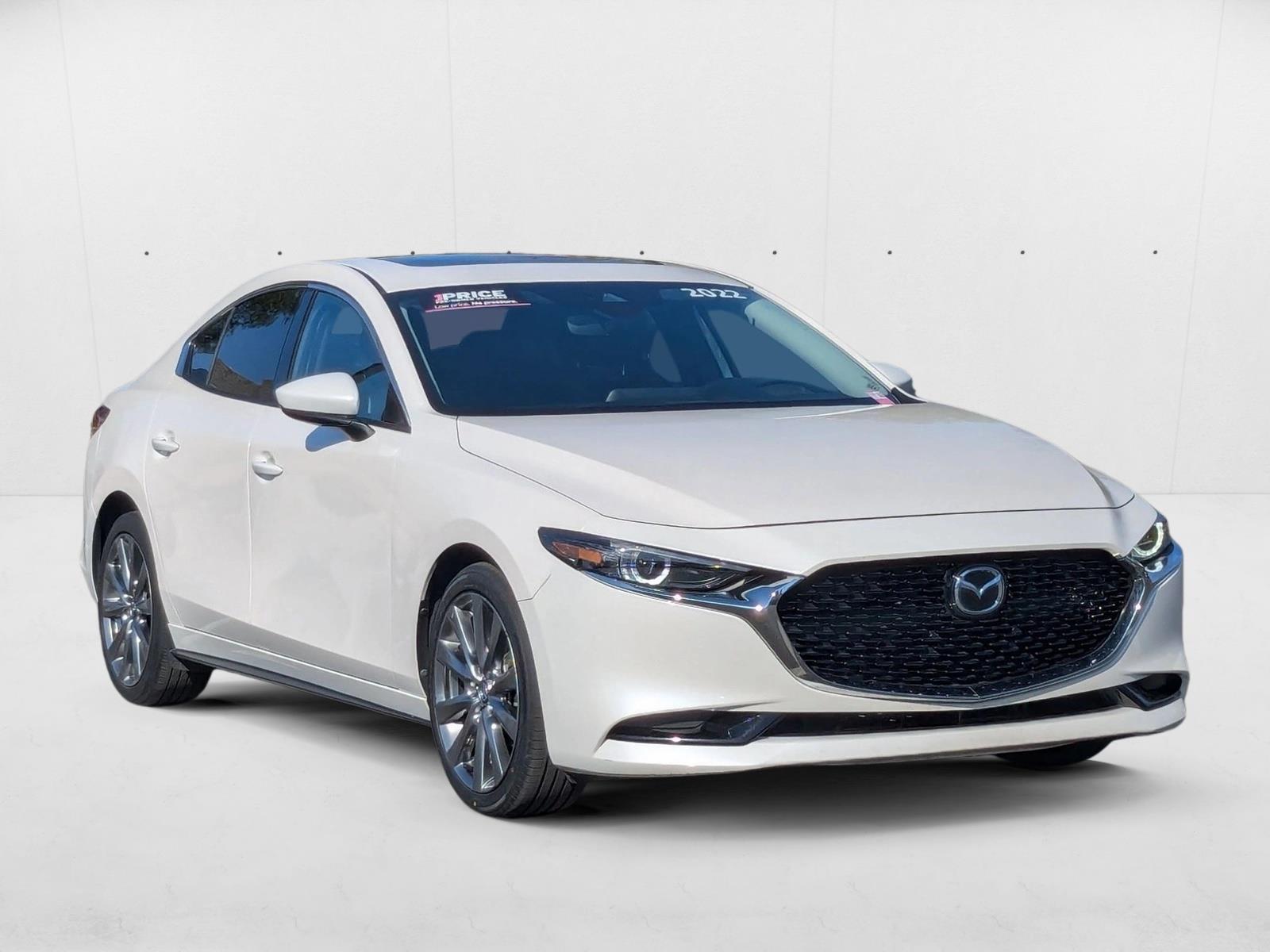 2022 Mazda Mazda3 Premium photo 3