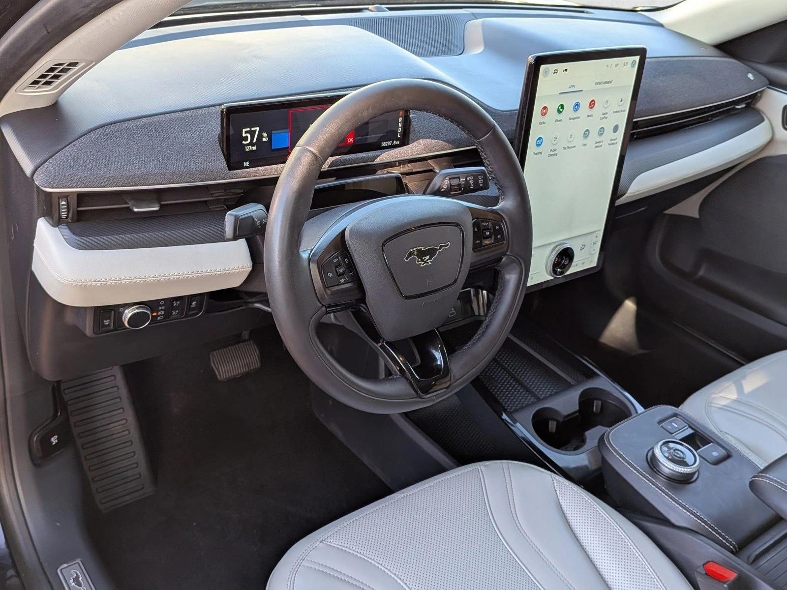 2021 Ford Mustang Mach-E Premium photo 3