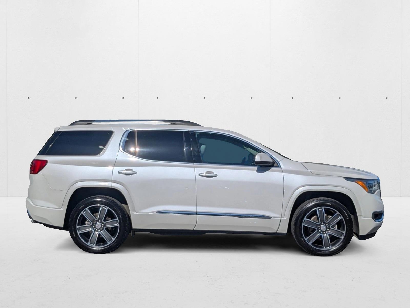 2017 Gmc Acadia Denali photo 4