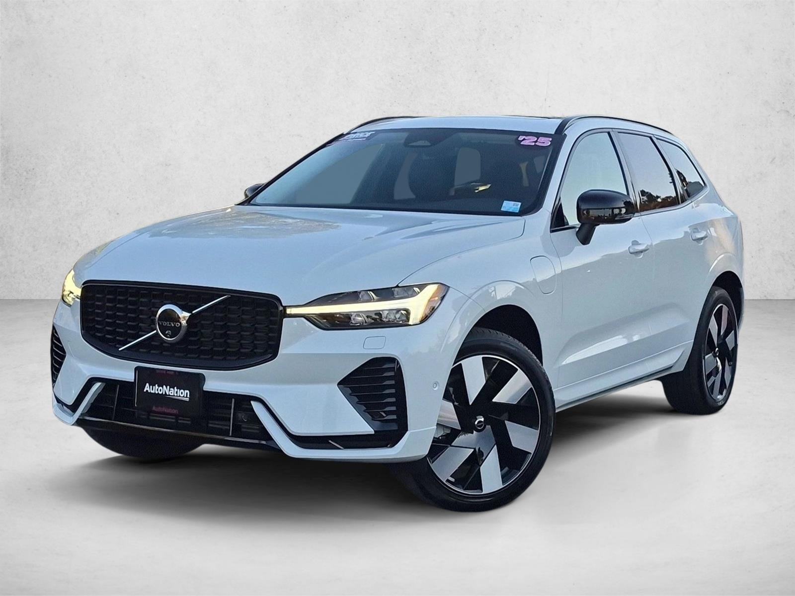 2025 Volvo XC60 Plus