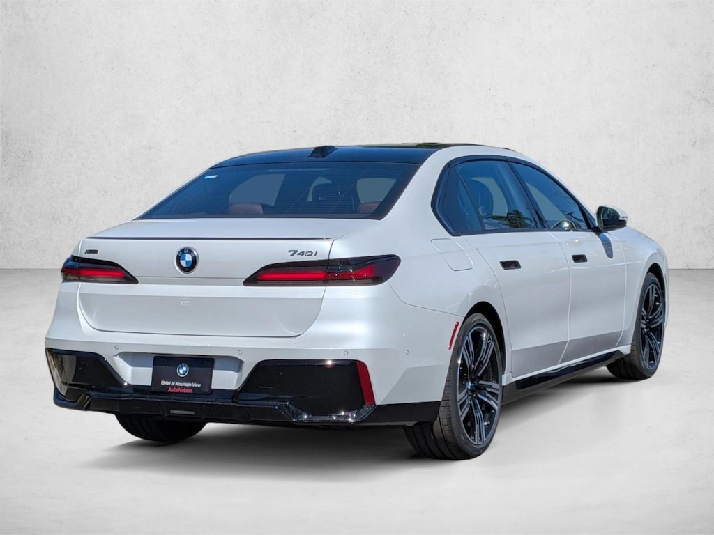 New 2026 BMW 740i xDrive Sedan