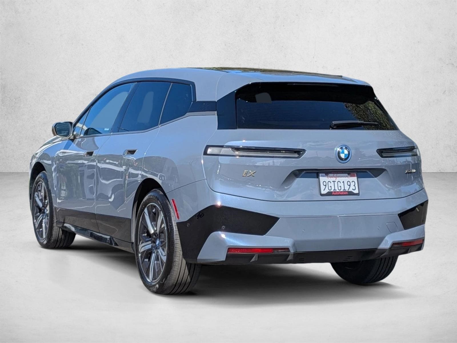 2023 BMW iX xDrive50 photo 3