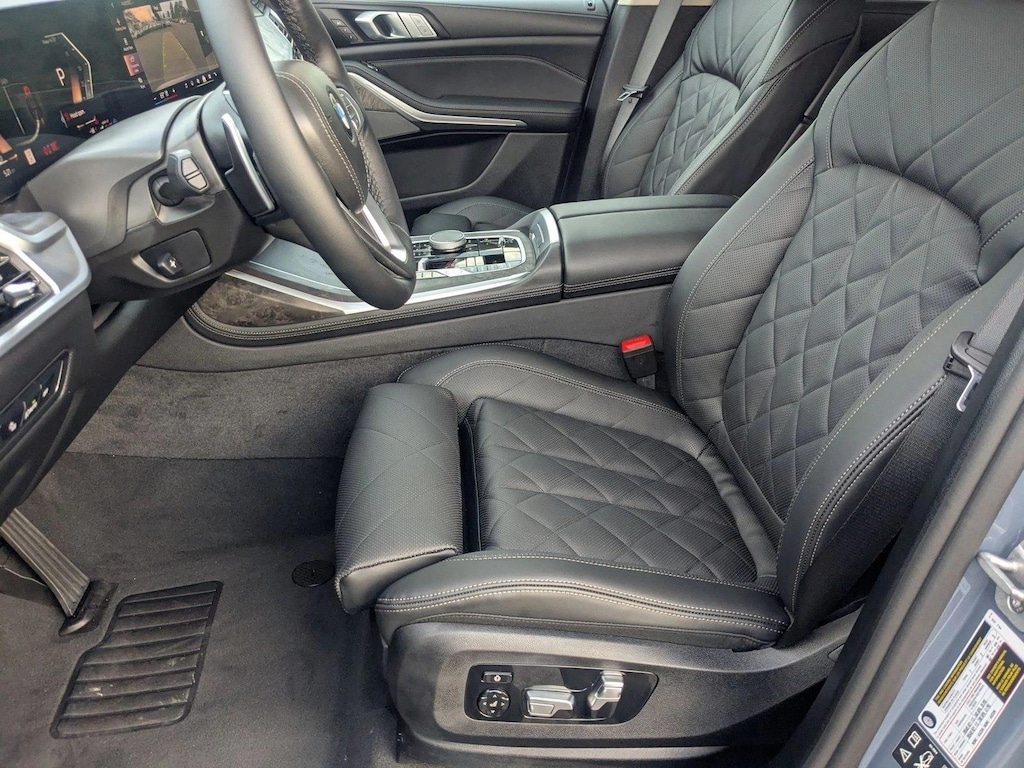 New 2026 BMW X7 xDrive40i SUV