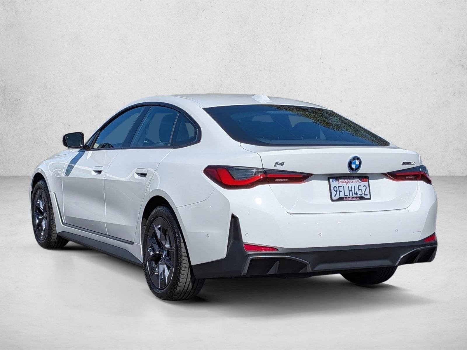 2023 BMW i4 eDrive35 photo 3