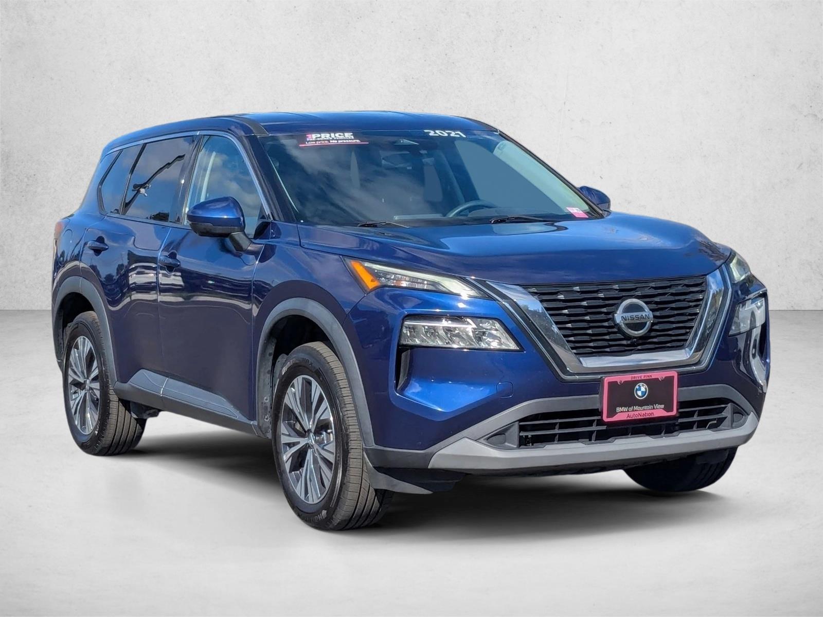 2021 Nissan Rogue SV photo 3