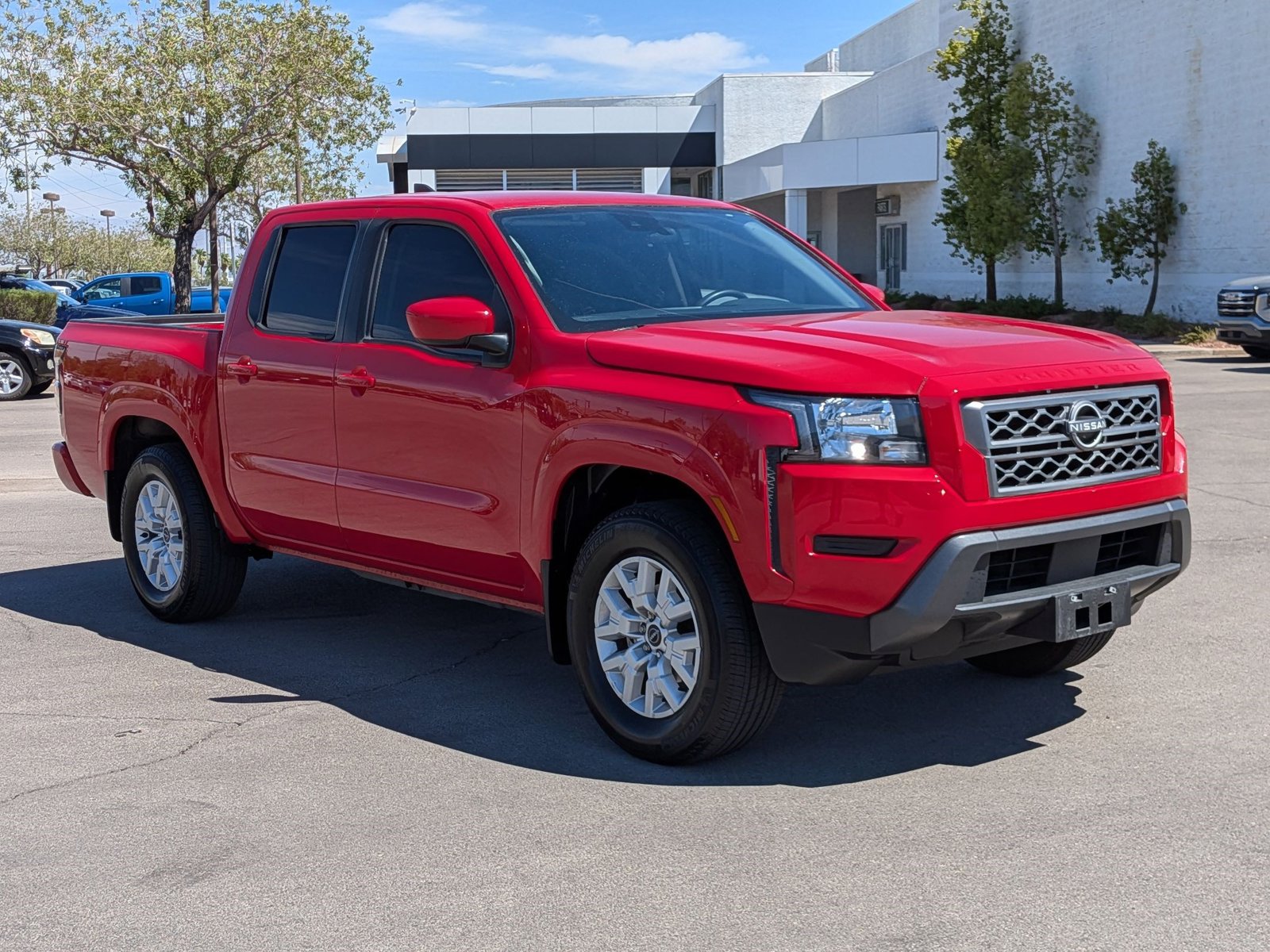 2023 Nissan Frontier SV photo 3
