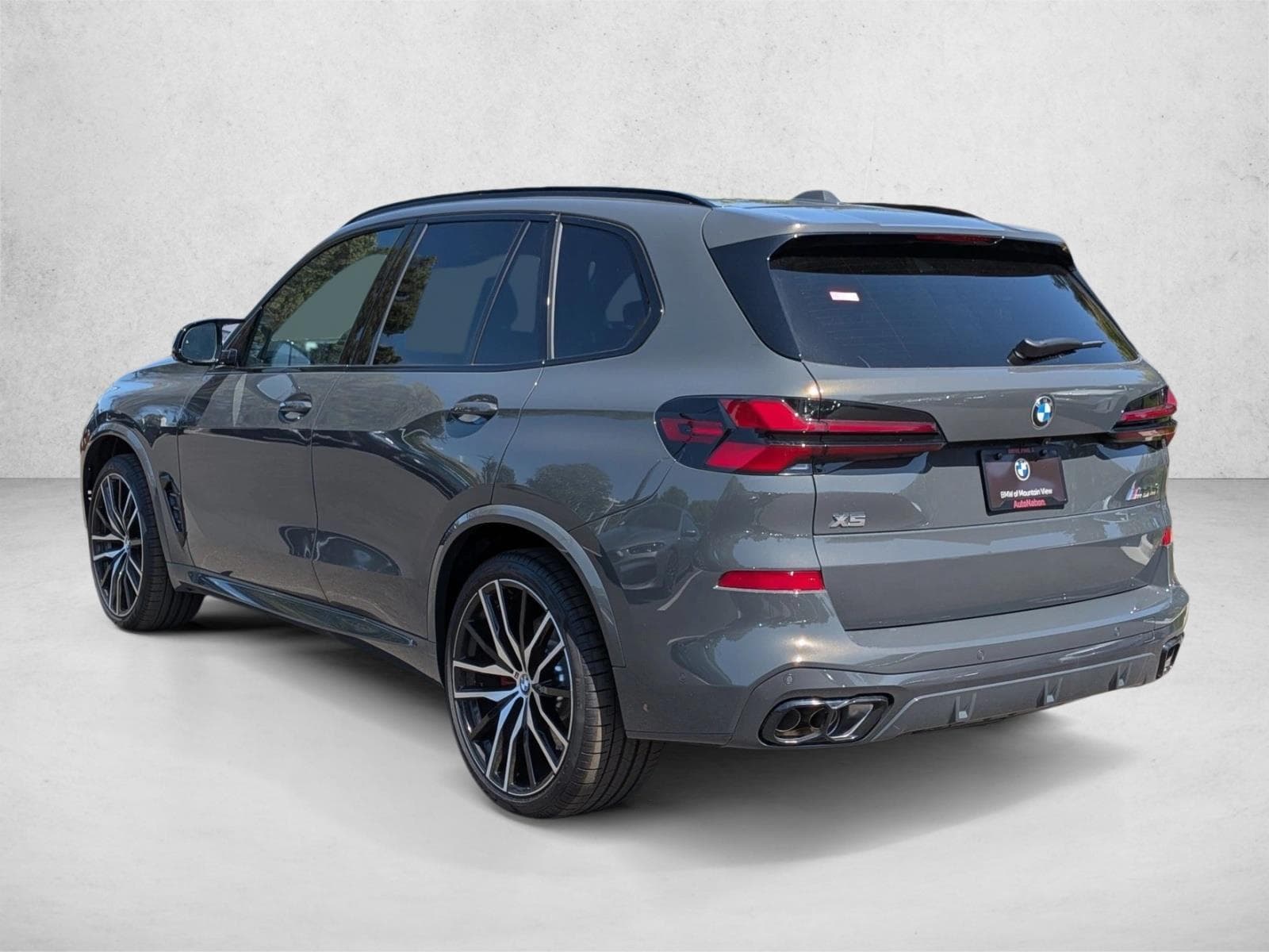 2026 BMW X5 M60i - Photo 8