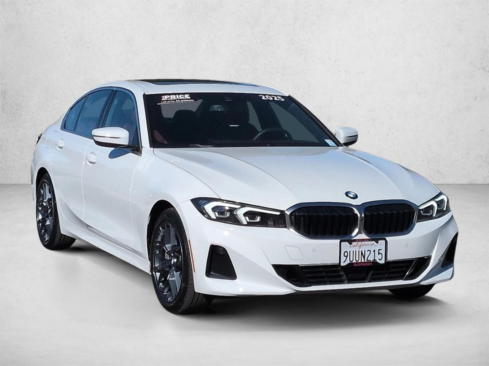 2025 BMW 330i photo 2