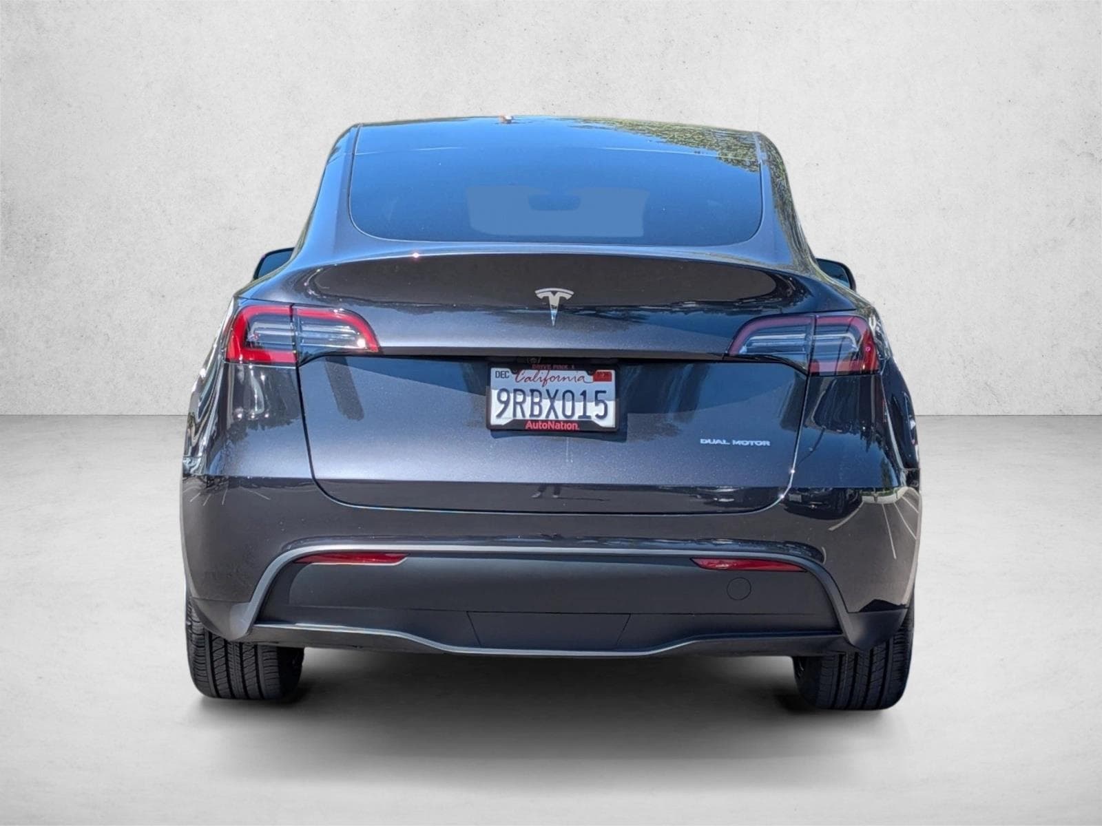 2025 Tesla Model Y Long Range photo 6