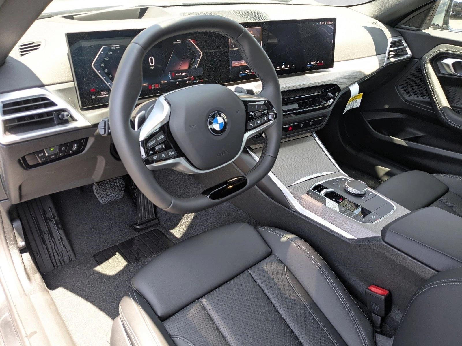 2025 BMW 230i photo 2