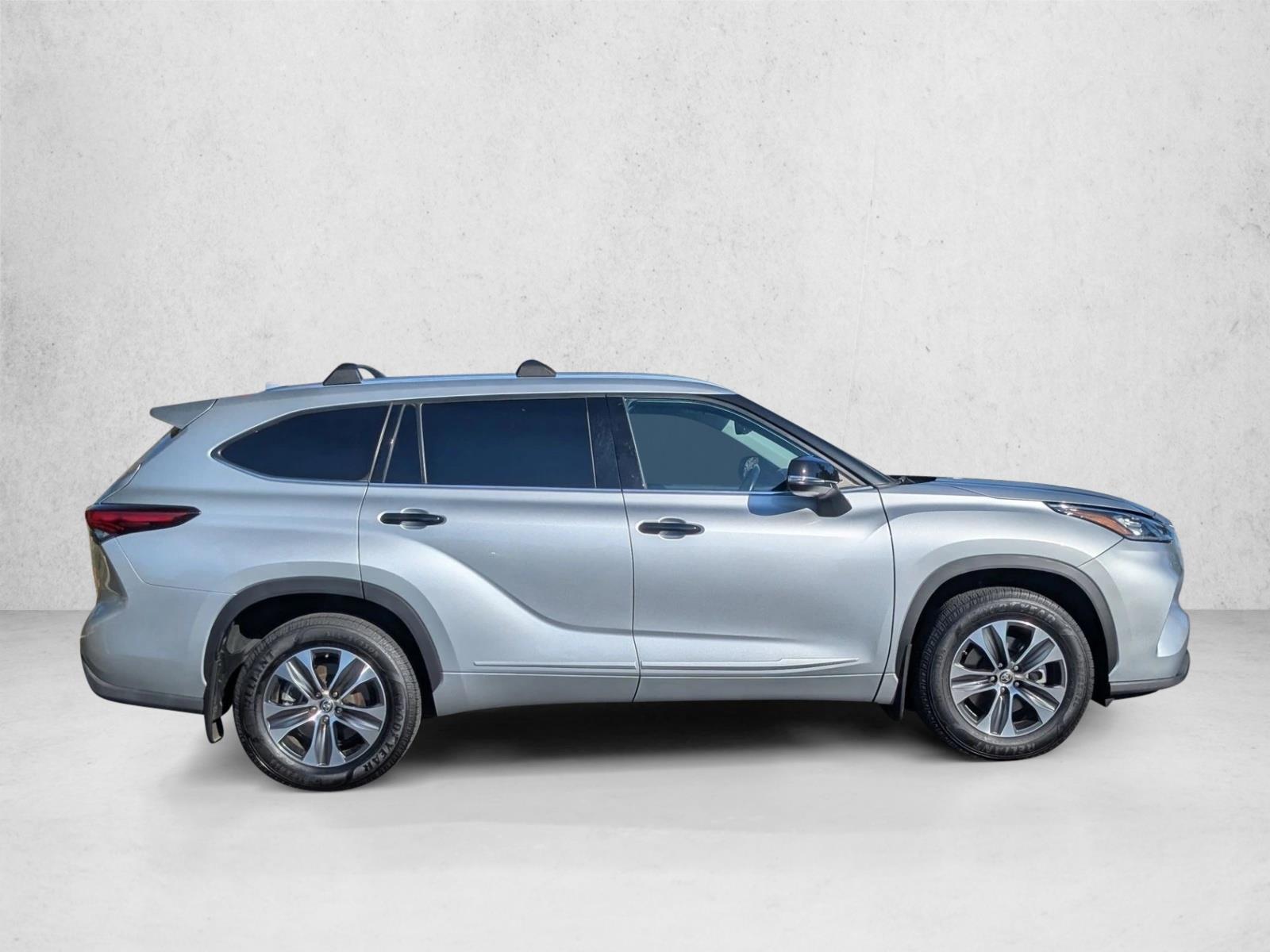 2020 Toyota Highlander XLE photo 4