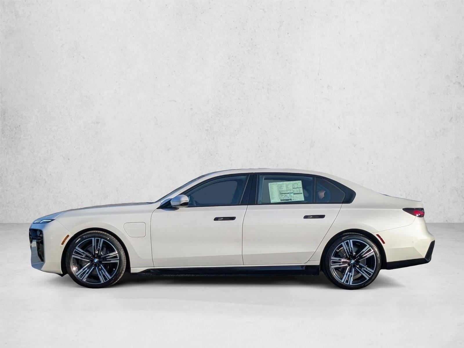 2026 BMW 7 Series 750e - Photo 9