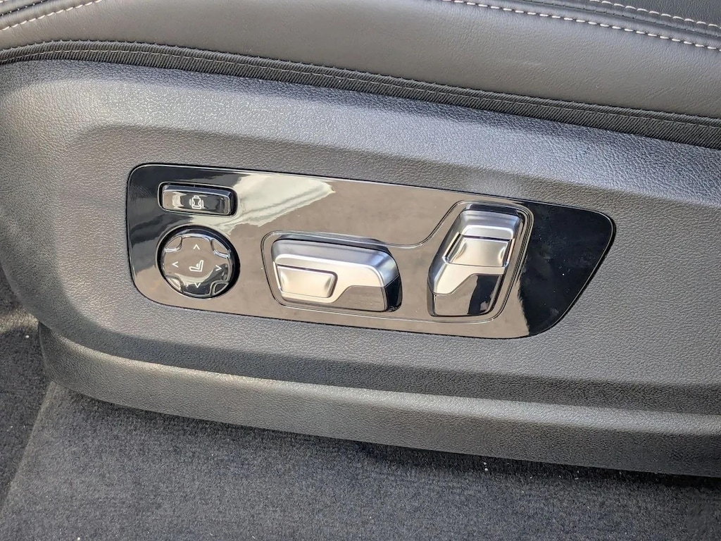 New 2026 BMW X5 M60i SUV