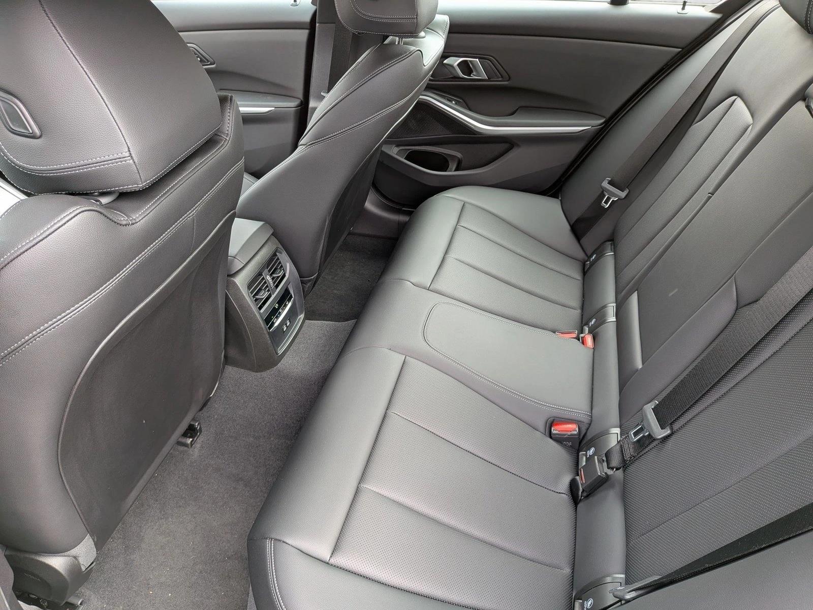 2026 BMW 3 Series 330i - Photo 16