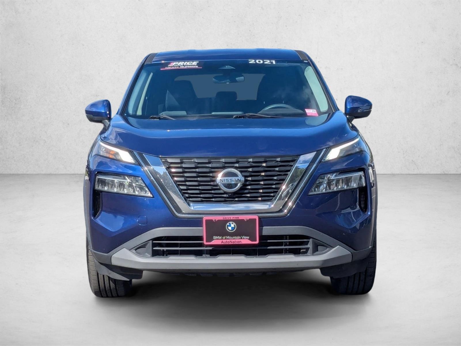 2021 Nissan Rogue SV photo 2