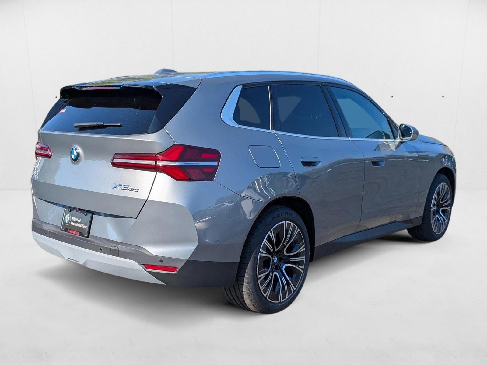 2025 BMW X3 30 xDrive photo 2