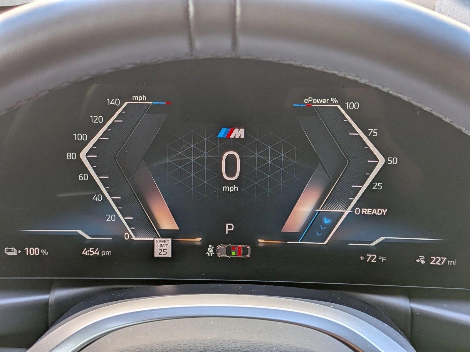 2025 BMW i4 40 - Photo 11