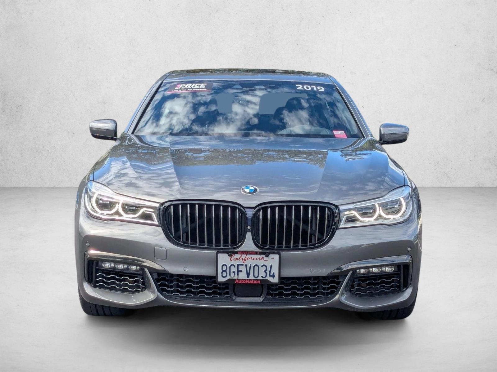 2019 Bmw 750i Sedan photo 2