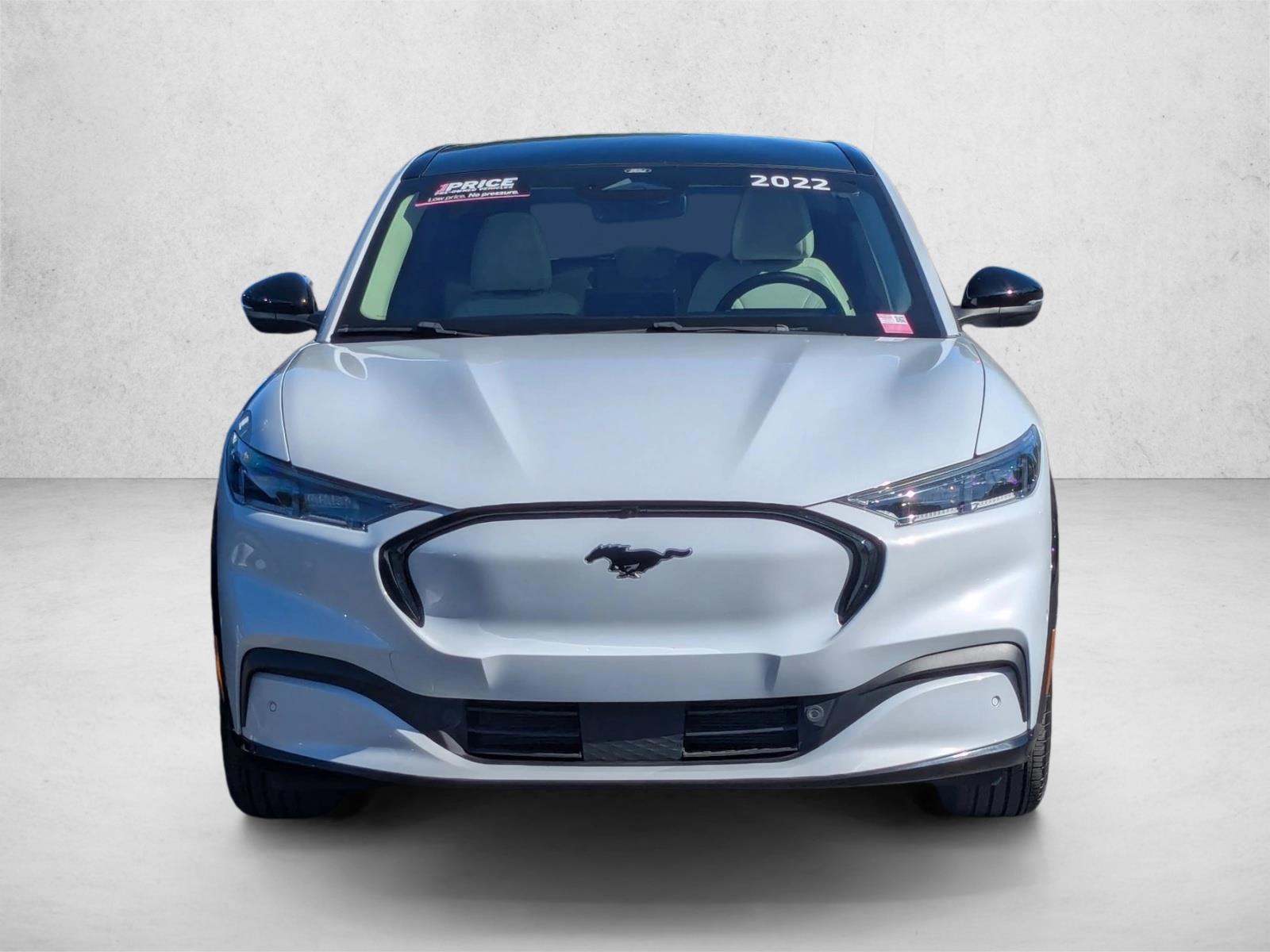 2022 Ford Mustang Mach-E Premium photo 2