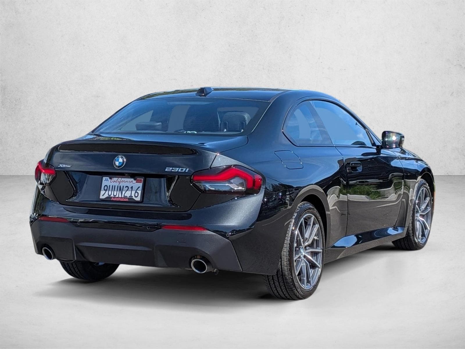 2025 BMW 230i xDrive photo 4