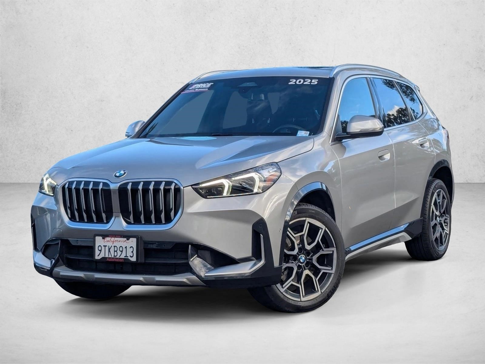 2025 BMW X1 28i's photo