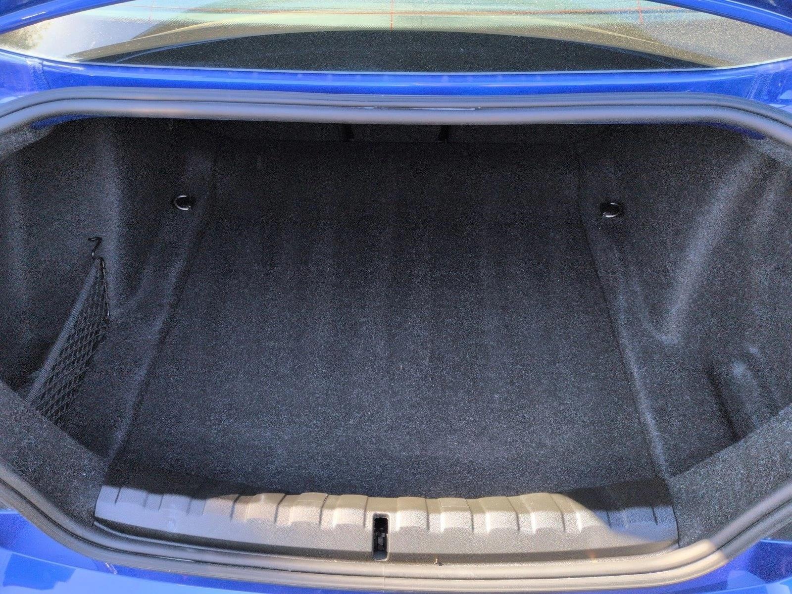 2025 BMW 230i photo 5