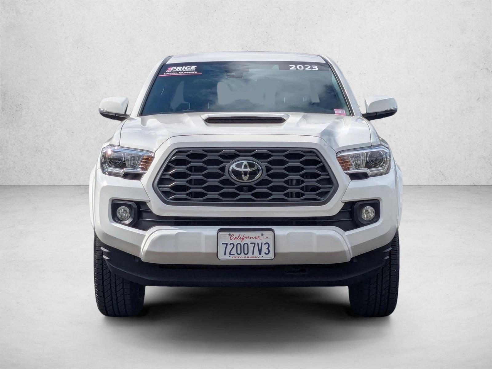 2023 Toyota Tacoma TRD Sport V6 photo 2