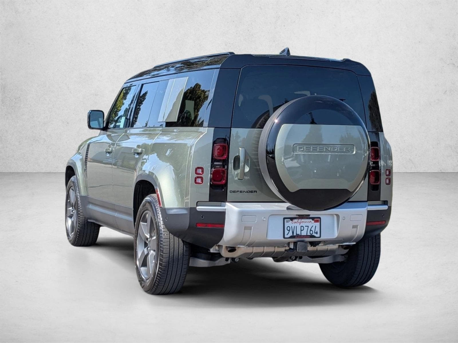 2025 Land Rover Defender S - Photo 8