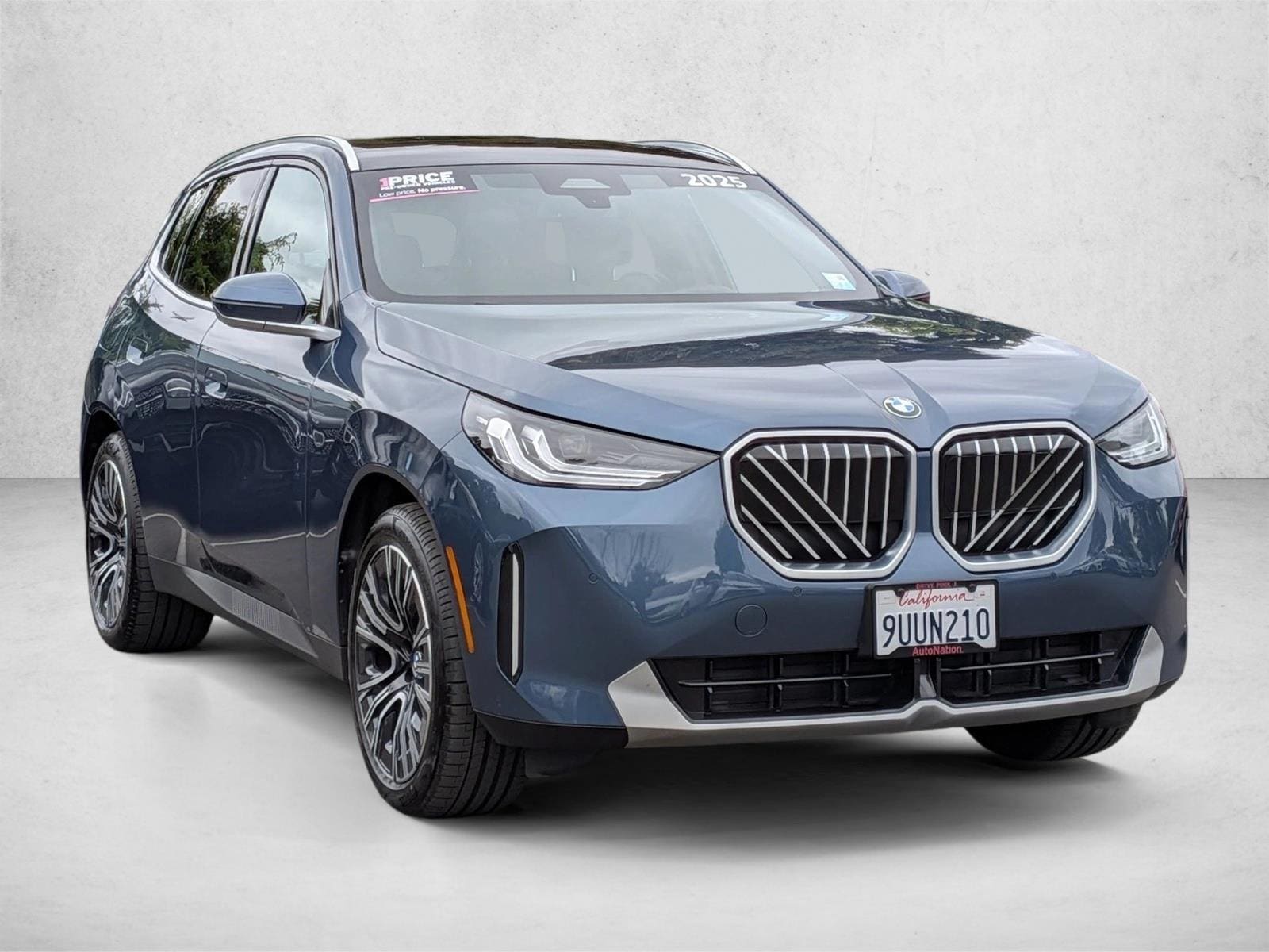 2025 BMW X3 30 xDrive photo 2