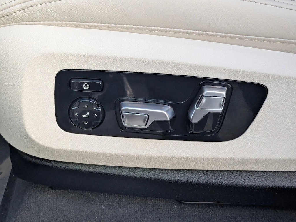 New 2026 BMW X5 M60i SUV