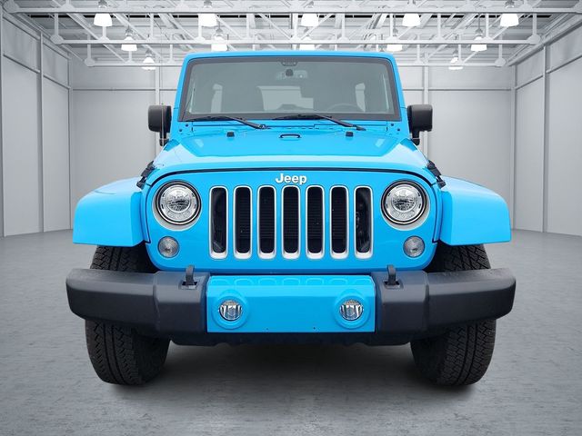 2017 Jeep Wrangler Unlimited Sahara photo 2