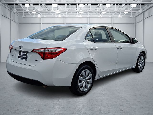 2016 Toyota Corolla LE photo 4