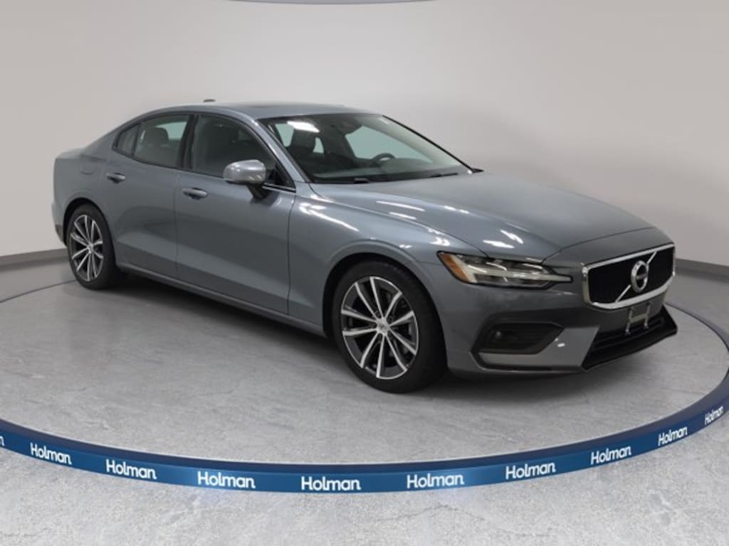 Used 2021 Volvo S60 T5 Momentum Sedan