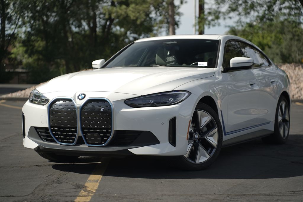 2023 BMW i4 eDrive35's photo