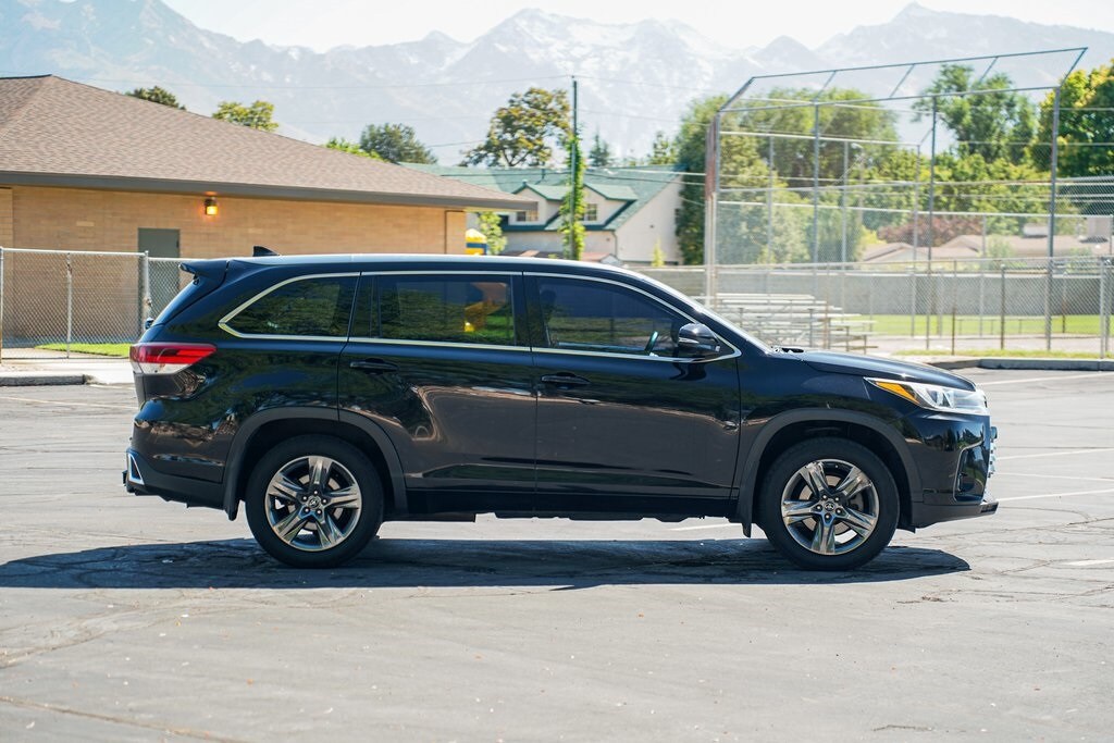 2017 Toyota Highlander Limited photo 4