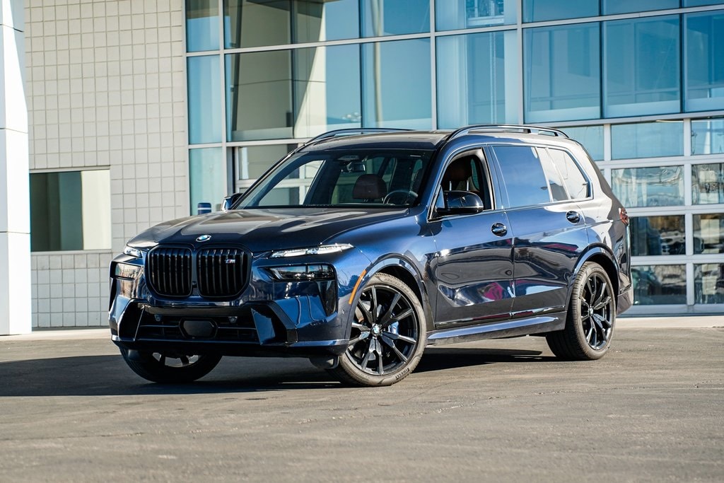 2025 BMW X7 M60i's photo