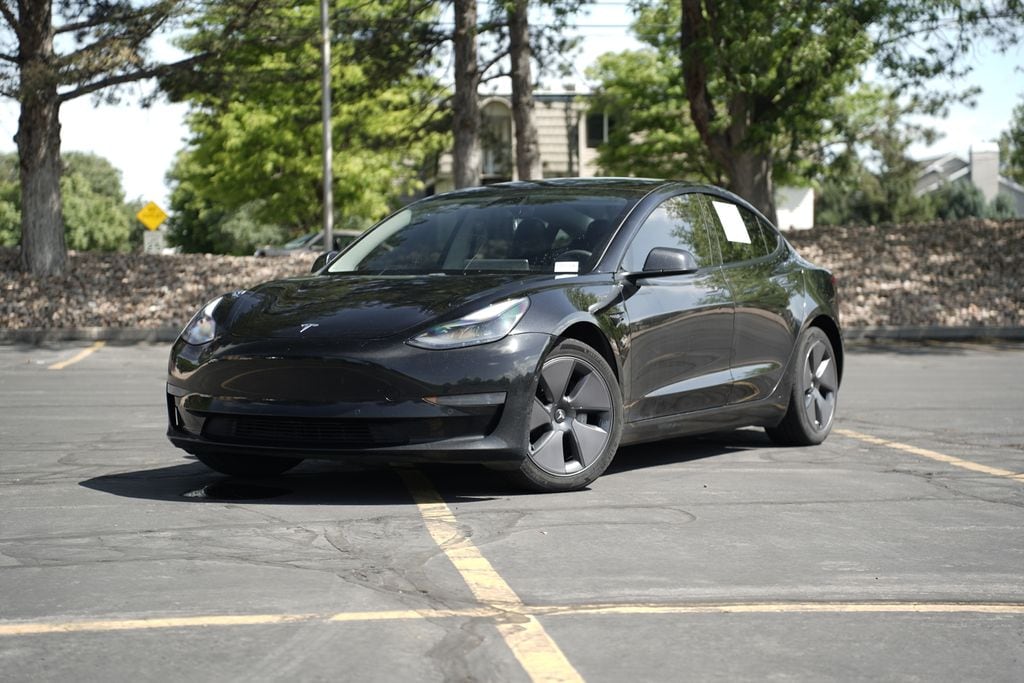 2021 Tesla Model 3 Standard Range Plus's photo